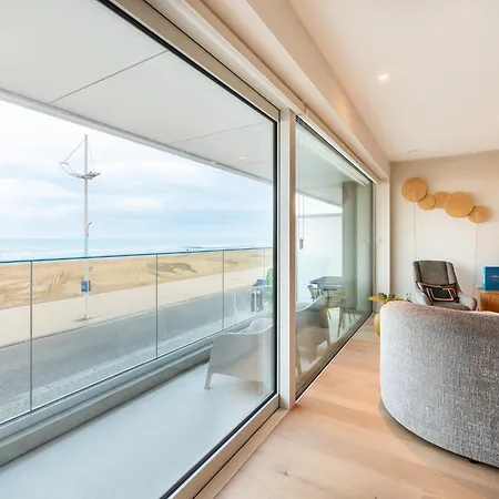 Appartement In Koksijde With Stunning Sea Views Saint-Idesbald